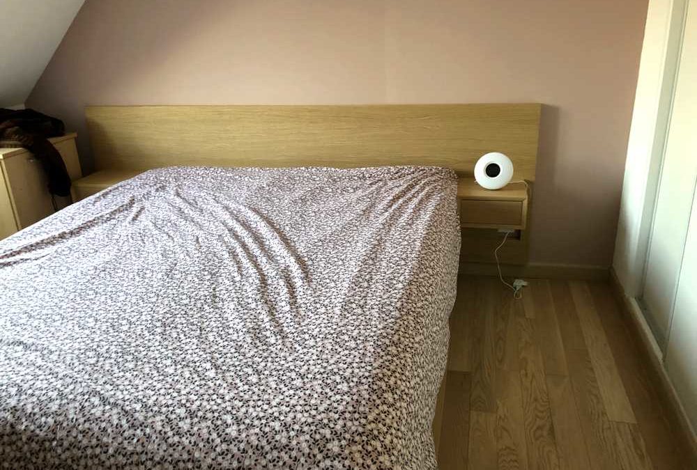 Tête de lit et table de nuit en chêne sur mesure