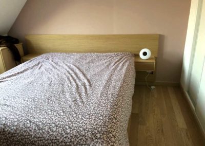 Tête de lit et table de nuit en chêne sur mesure