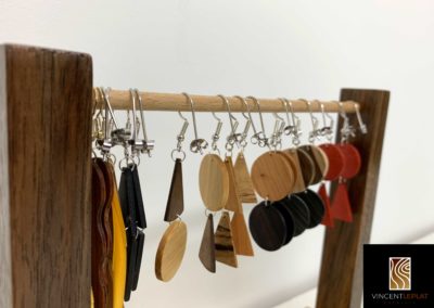 Ensemble de boucles d'oreilles en bois